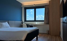 Hotel Ibis Fiera  3*